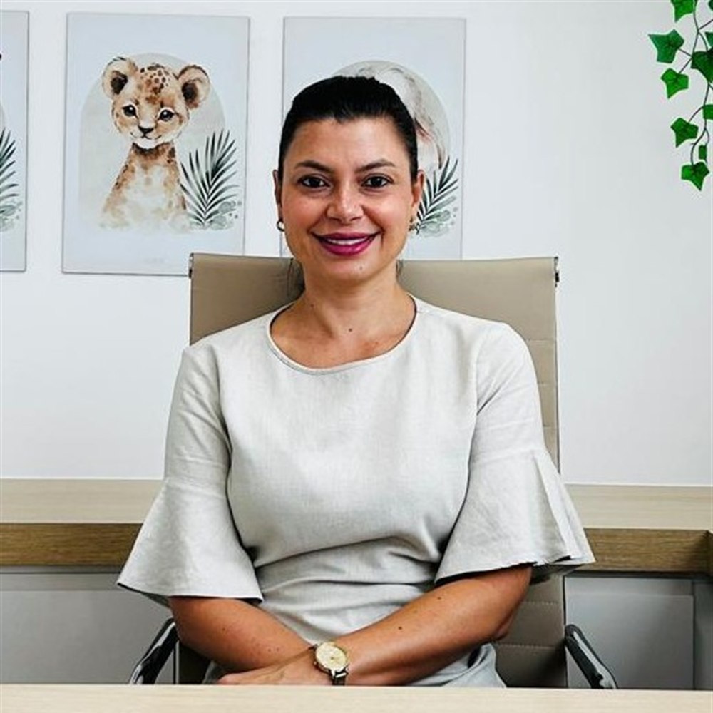 Mônica Secchi Peretti em consultório de Psicopedagogia Clínica